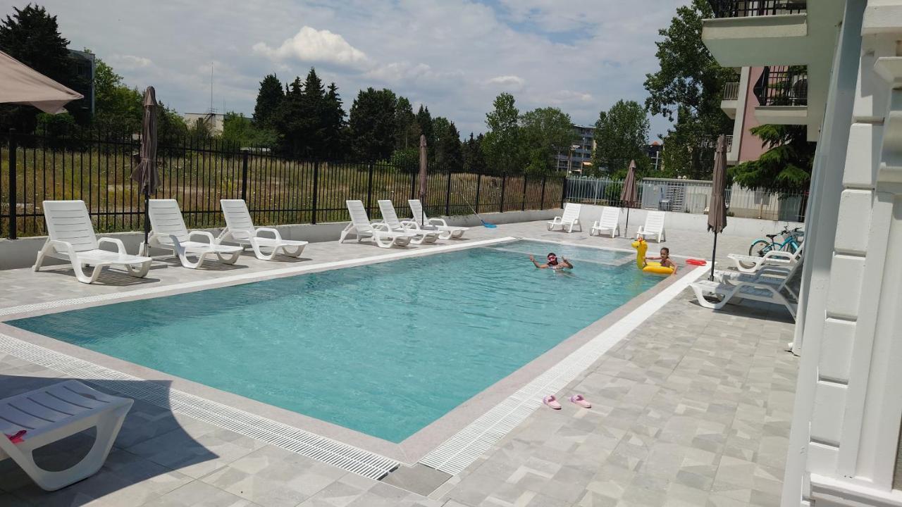 Aparthotel Riverside Vip Аpartments à Slantchev Briag Extérieur photo